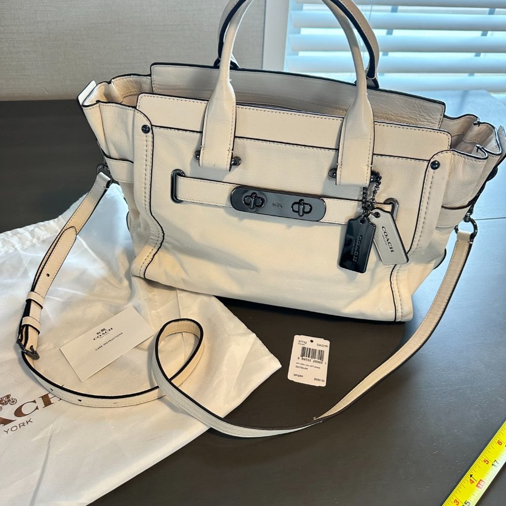 Beautiful Authentic Coach bag - Picture 7 of 12